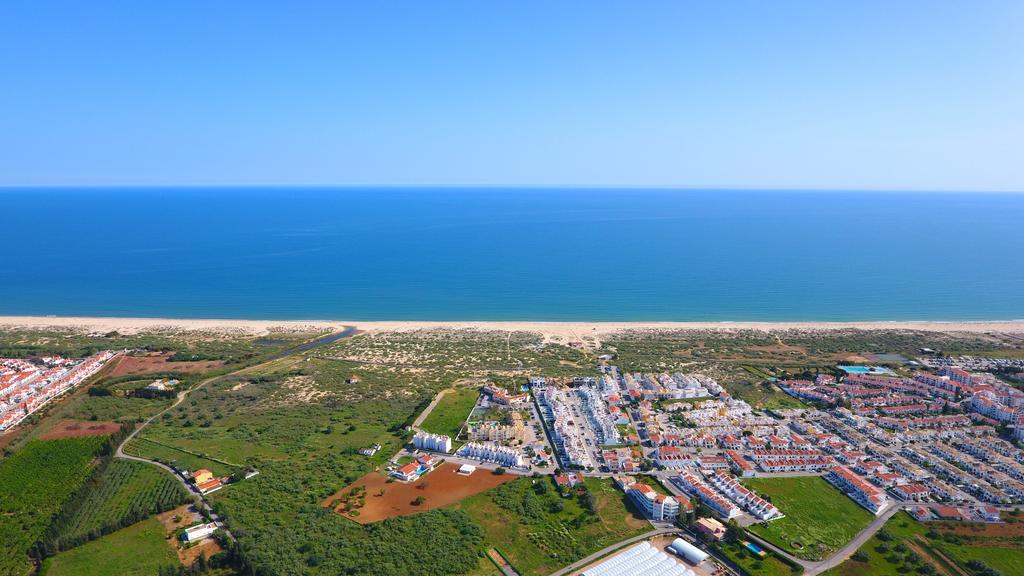 Praia Da Lota Resort - Beachfront Hotel Manta Rota Exteriér fotografie